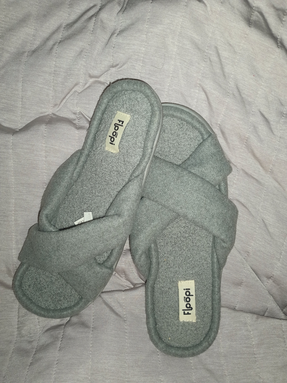 Flooji Women's Light Gray Crisscross Slide Slippers